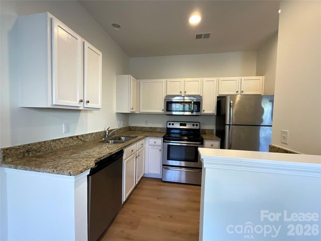 7809 Lennoxshire Lane, Charlotte, NC 28210