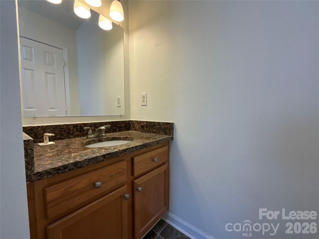 7809 Lennoxshire Lane, Charlotte, NC 28210