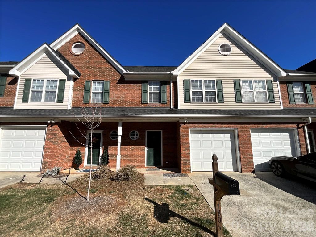 7809 Lennoxshire Lane, Charlotte, NC 28210