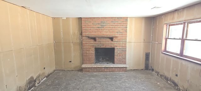 326 S Minerva Avenue, Glenwood, IL 60425