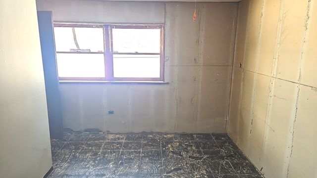 326 S Minerva Avenue, Glenwood, IL 60425