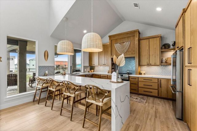 1990 Royalville Court, Crystal Beach, TX 77650
