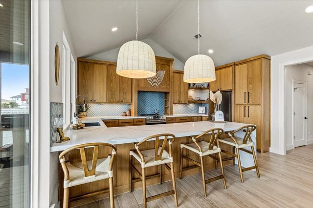 1990 Royalville Court, Crystal Beach, TX 77650