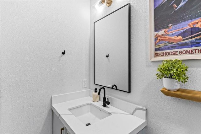 1990 Royalville Court, Crystal Beach, TX 77650