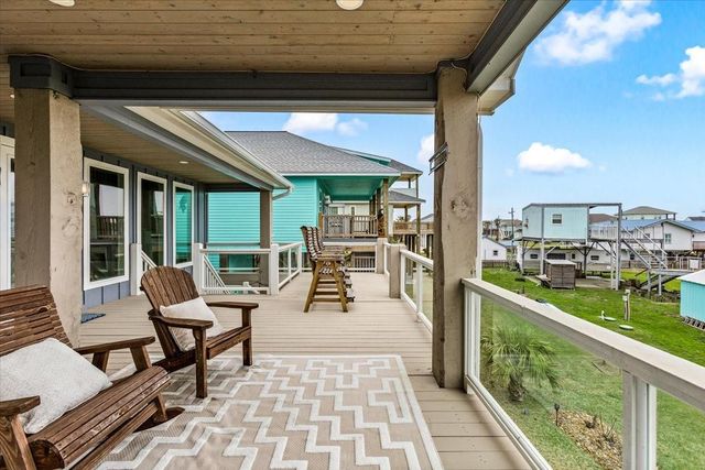 1990 Royalville Court, Crystal Beach, TX 77650