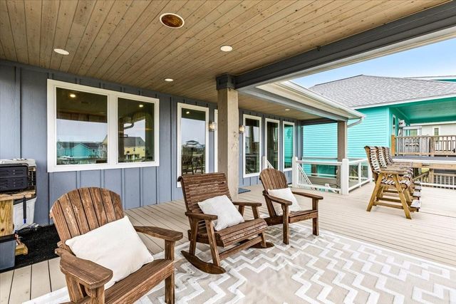 1990 Royalville Court, Crystal Beach, TX 77650