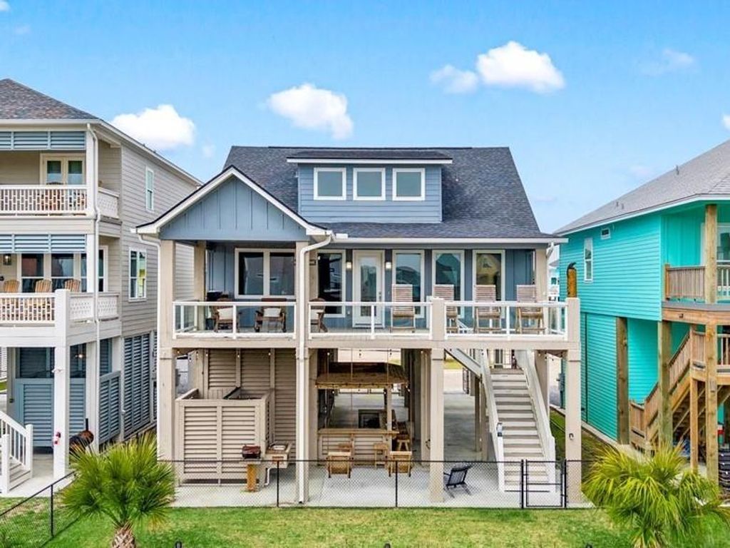 1990 Royalville Court, Crystal Beach, TX 77650