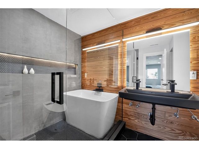 3048 N Adams St, Denver, CO 80205
