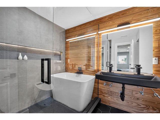 3048 N Adams St, Denver, CO 80205