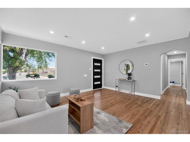 3048 N Adams St, Denver, CO 80205