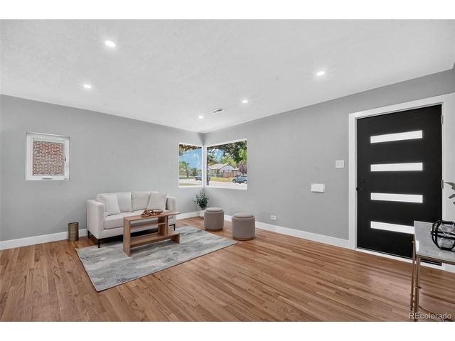 3048 N Adams St, Denver, CO 80205