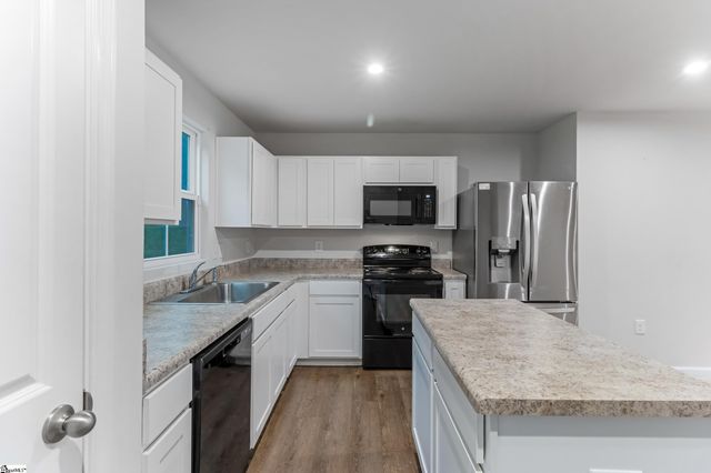 2085 Evanston Drive, Wellford, SC 29384
