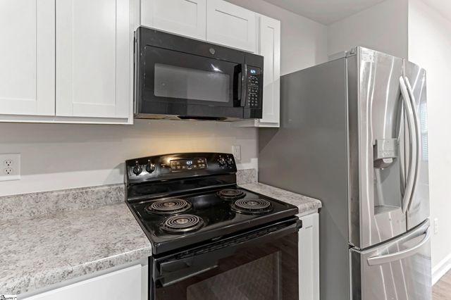 2085 Evanston Drive, Wellford, SC 29384