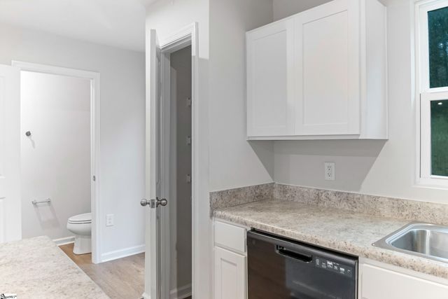 2085 Evanston Drive, Wellford, SC 29384