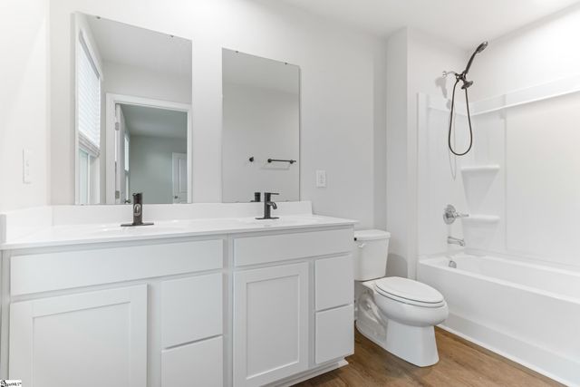 2085 Evanston Drive, Wellford, SC 29384