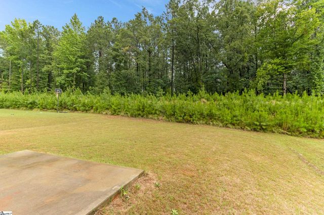 2085 Evanston Drive, Wellford, SC 29384