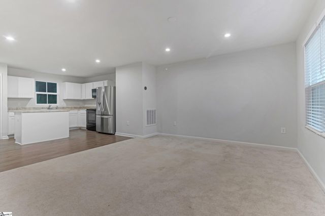 2085 Evanston Drive, Wellford, SC 29384