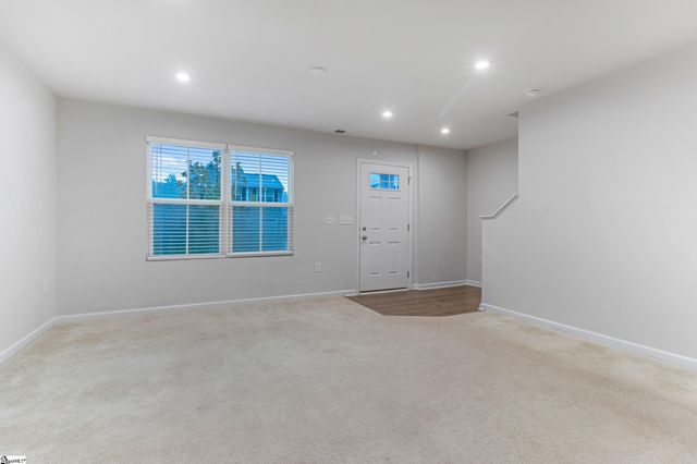 2085 Evanston Drive, Wellford, SC 29384