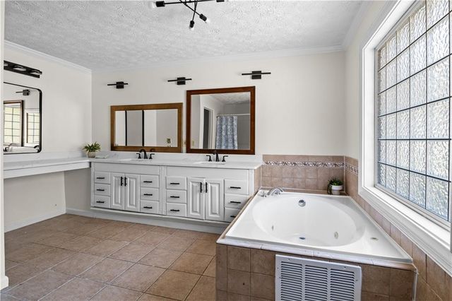 221 Griffin Mountain Trl, Conyers, GA 30013