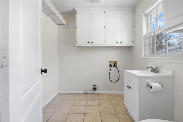 221 Griffin Mountain Trl, Conyers, GA 30013