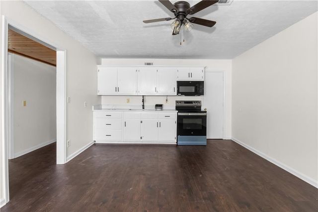 221 Griffin Mountain Trl, Conyers, GA 30013