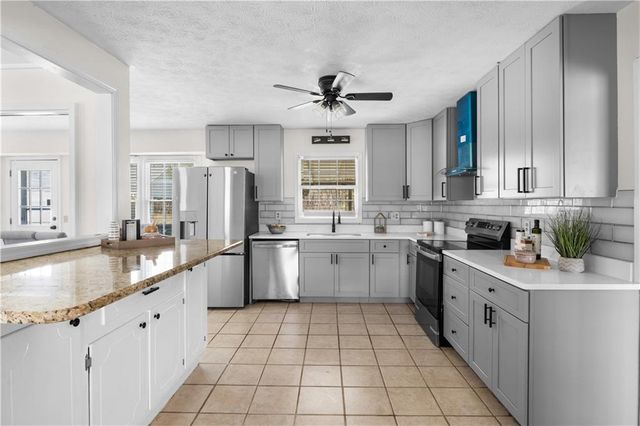 221 Griffin Mountain Trl, Conyers, GA 30013