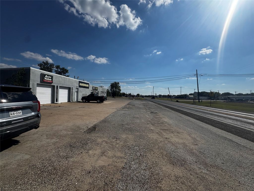 208 S Central Street, Ferris, TX 75125