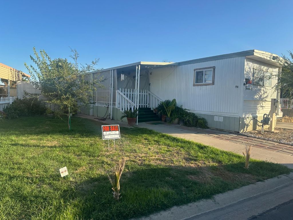 1218 E Cleveland Avenue # 96, Madera, CA 93638