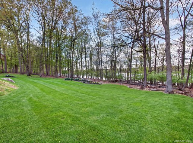 132 Waters Edge, Congers, NY 10920