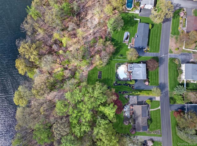 132 Waters Edge, Congers, NY 10920
