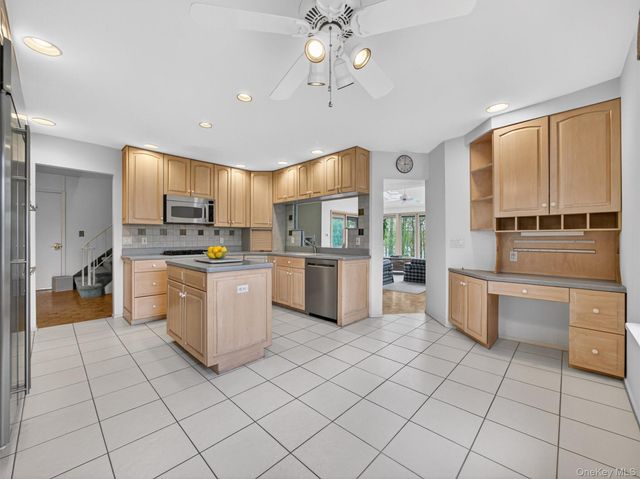 132 Waters Edge, Congers, NY 10920
