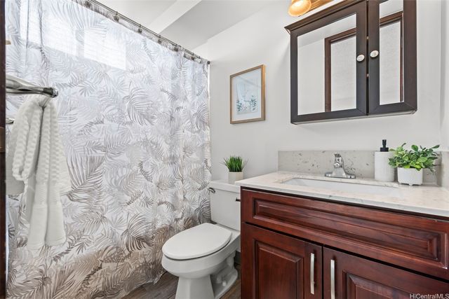 98-288 Kaonohi Street 2808, Aiea, HI 96701