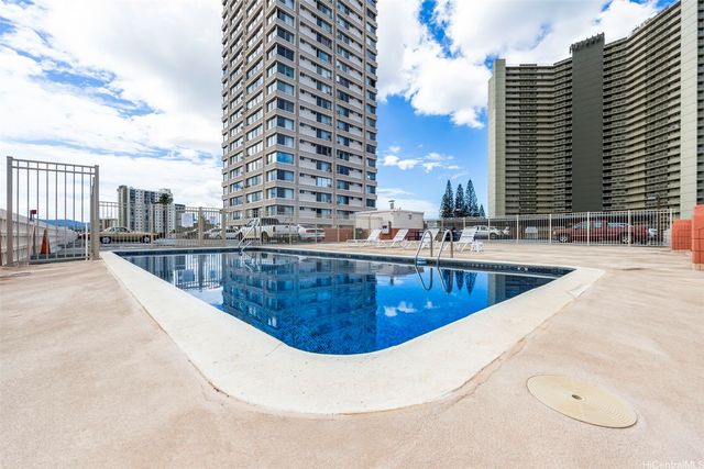 98-288 Kaonohi Street 2808, Aiea, HI 96701