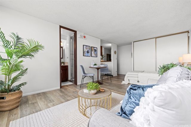 98-288 Kaonohi Street 2808, Aiea, HI 96701