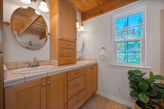 20810 Indian Dr, Colfax, CA 95713