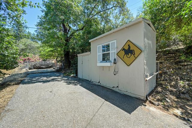 20810 Indian Dr, Colfax, CA 95713
