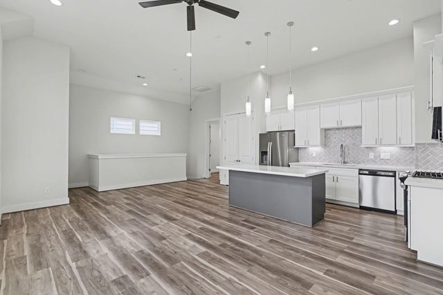 2504 W Tidwell Road B, Houston, TX 77091