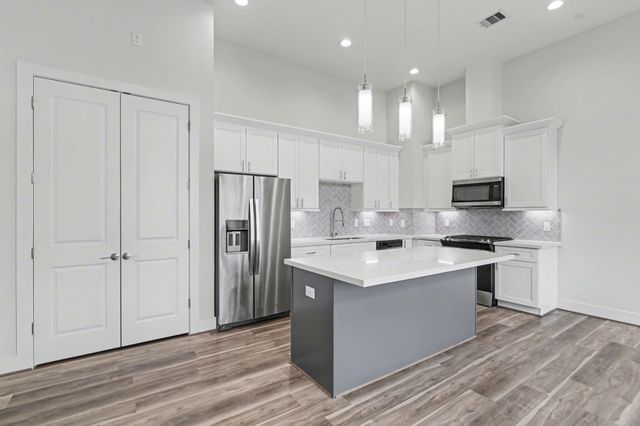 2504 W Tidwell Road B, Houston, TX 77091