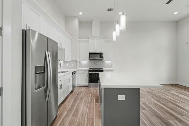 2504 W Tidwell Road B, Houston, TX 77091