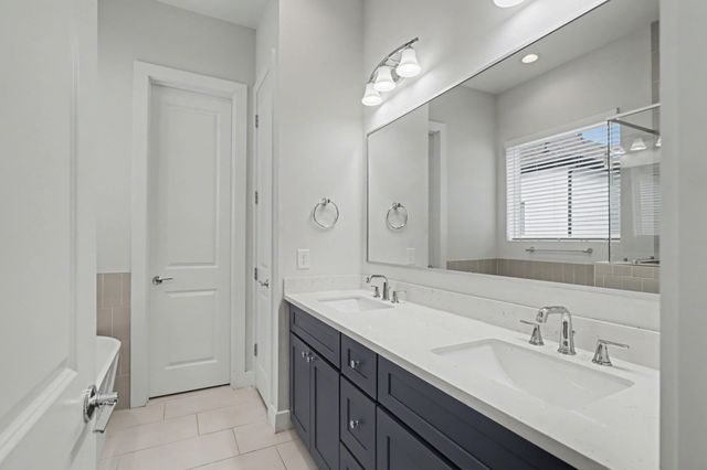 2504 W Tidwell Road B, Houston, TX 77091