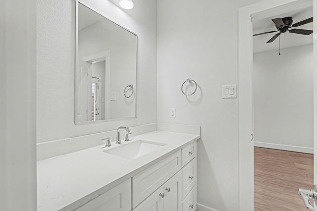 2504 W Tidwell Road B, Houston, TX 77091