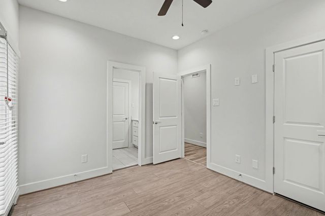2504 W Tidwell Road B, Houston, TX 77091