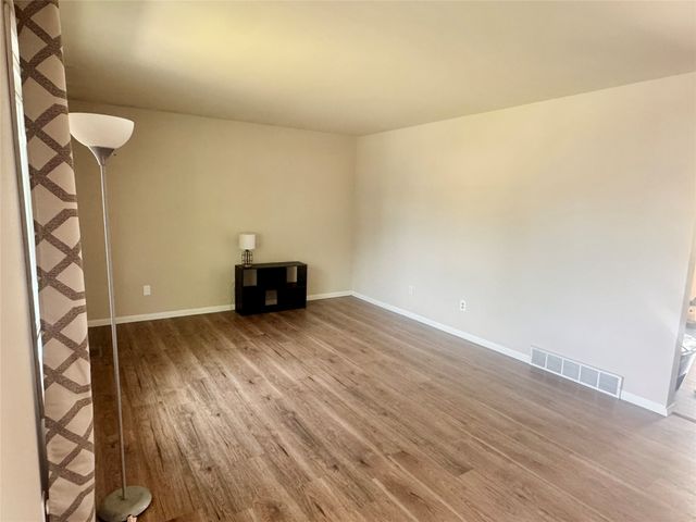 3240 SE 20th Street, Des Moines, IA 50320