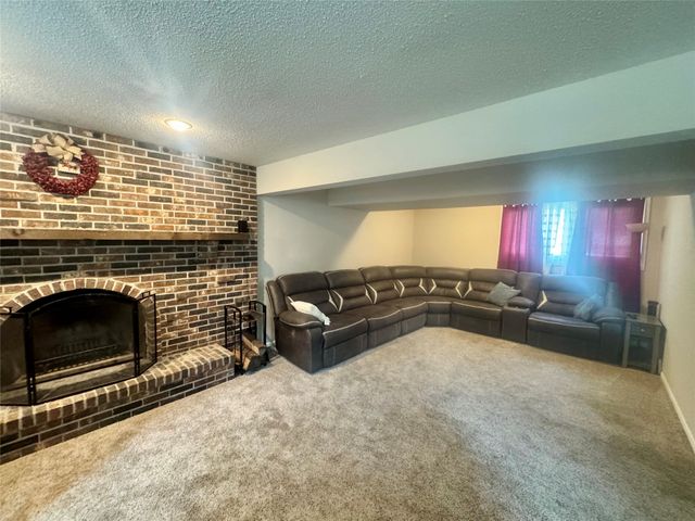 3240 SE 20th Street, Des Moines, IA 50320