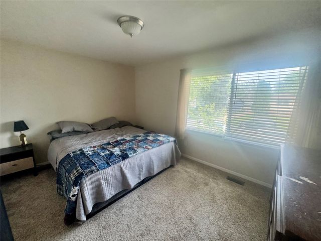 3240 SE 20th Street, Des Moines, IA 50320