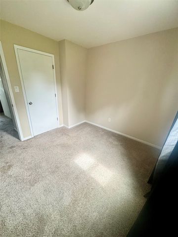 3240 SE 20th Street, Des Moines, IA 50320