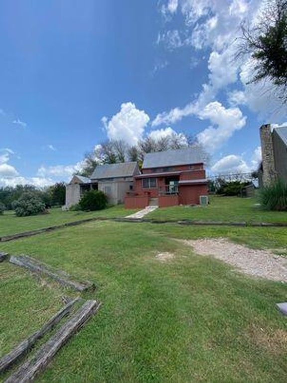 114 Topspin DR, Spicewood, TX 78669