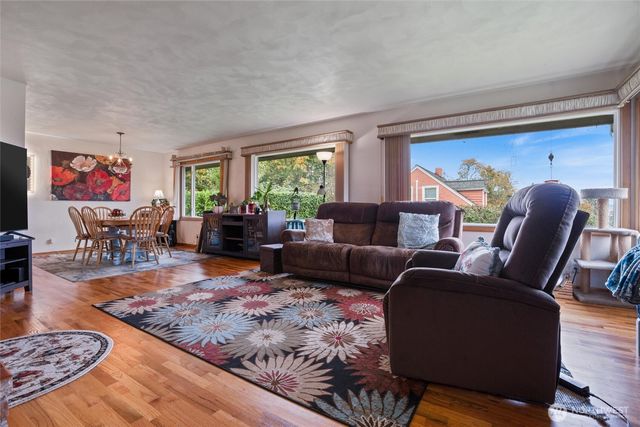 940 Grant Avenue, Port Orchard, WA 98366