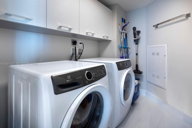 300 Sunny Isles Blvd 4-1702, Sunny Isles Beach, FL 33160