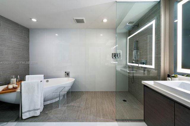 300 Sunny Isles Blvd 4-1702, Sunny Isles Beach, FL 33160